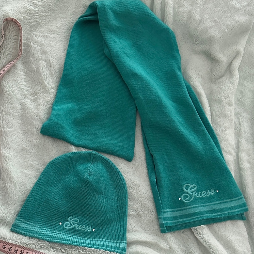 Vintage Guess Teal Knit Scarf & Beenie